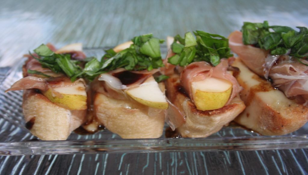 Low Sodium Crostini With Prosciutto and Pear